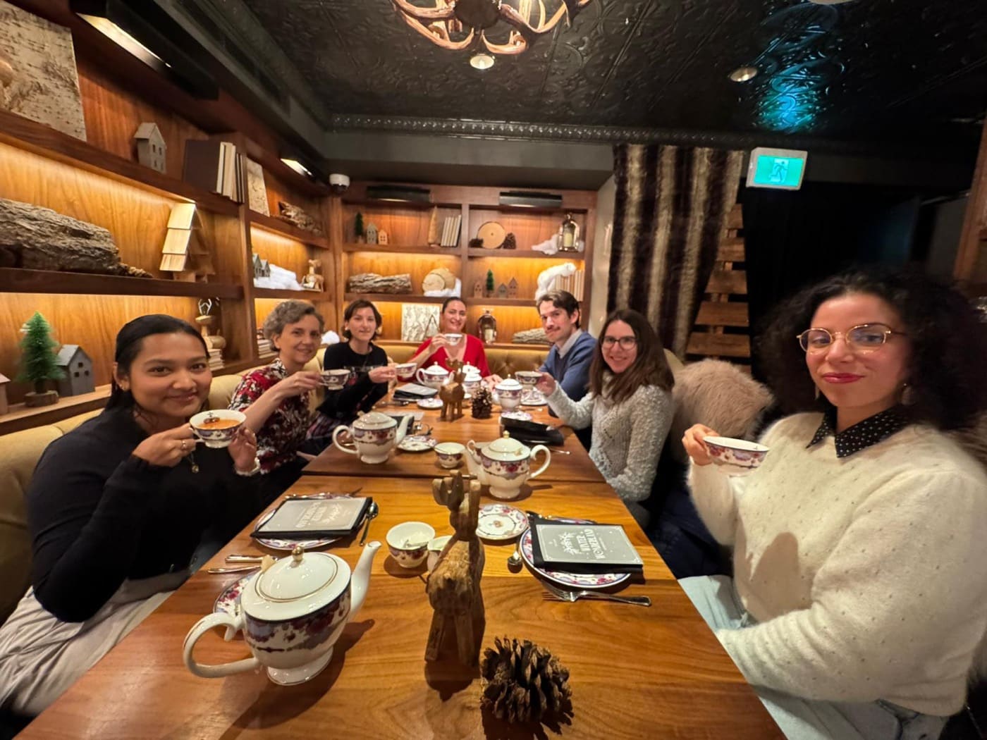 High tea at the Fairmont Vancouver with our French teachers, photo 2